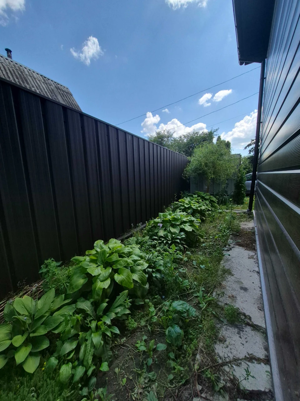 For Sale: Country House with Land of 6 Acres in the "Kras" Cooperative