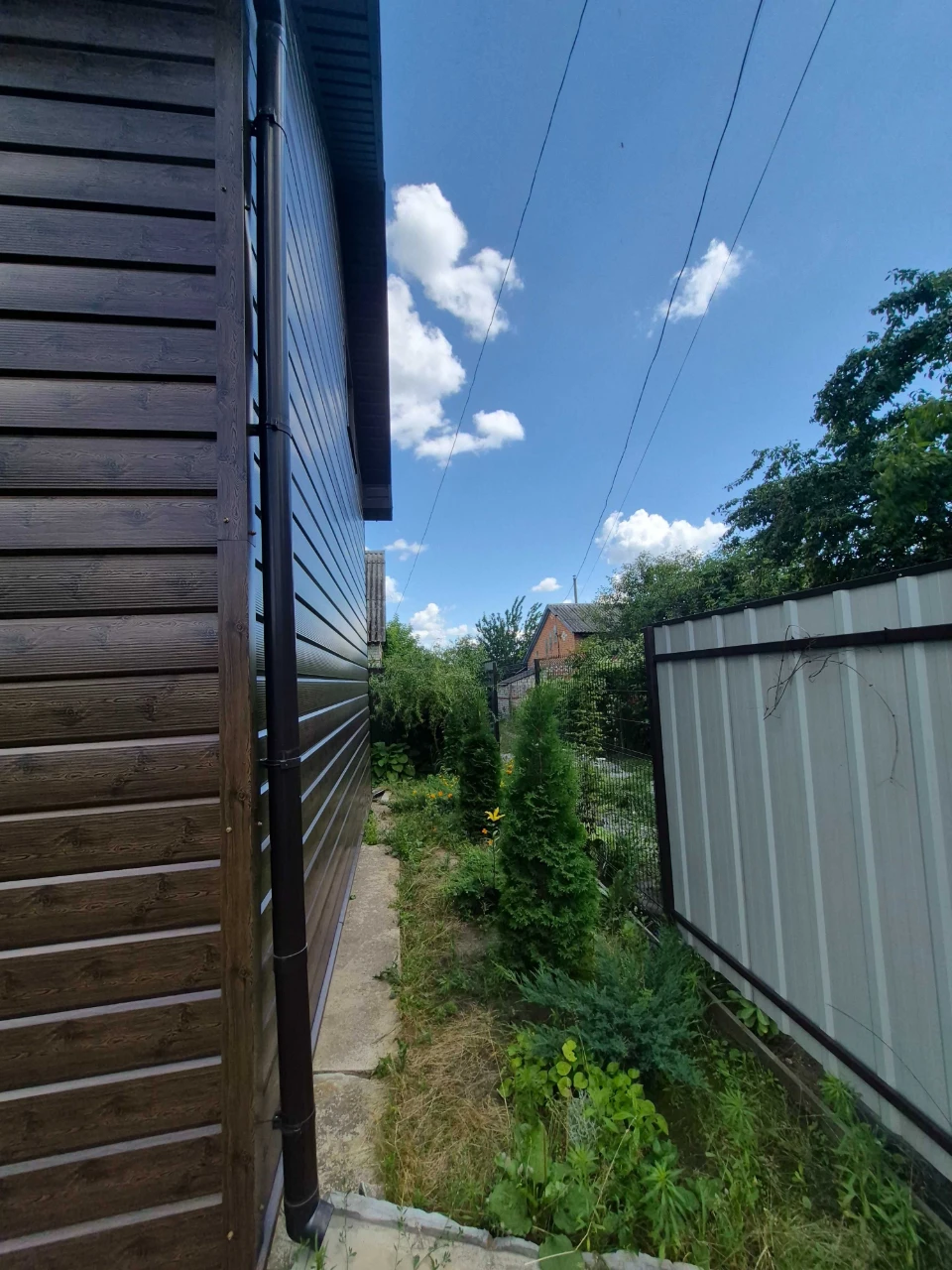 For Sale: Country House with Land of 6 Acres in the "Kras" Cooperative