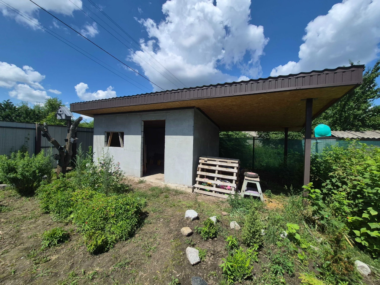 For Sale: Country House with Land of 6 Acres in the "Kras" Cooperative