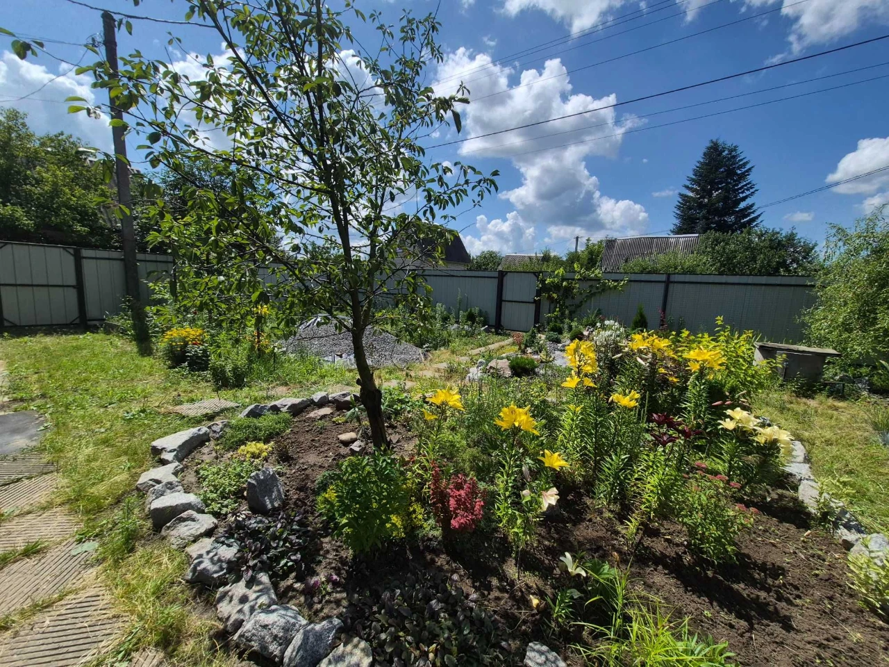 For Sale: Country House with Land of 6 Acres in the "Kras" Cooperative