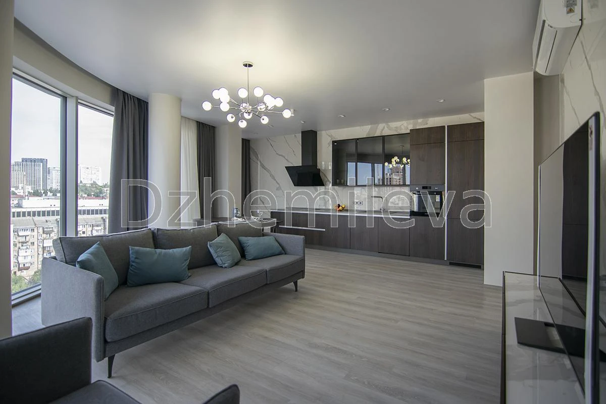 Rent 3-bedroom apartment (138 sq m) in Kyiv, Holosiiv district