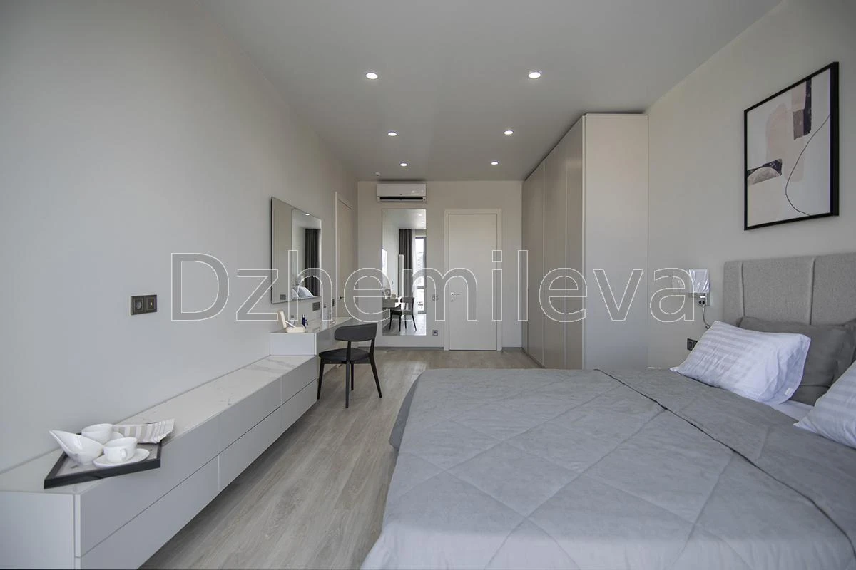 Rent 3-bedroom apartment (138 sq m) in Kyiv, Holosiiv district