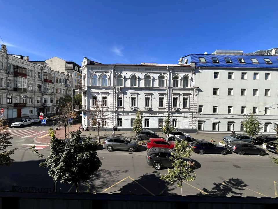 Квартира. Київ, вулиця Брацька