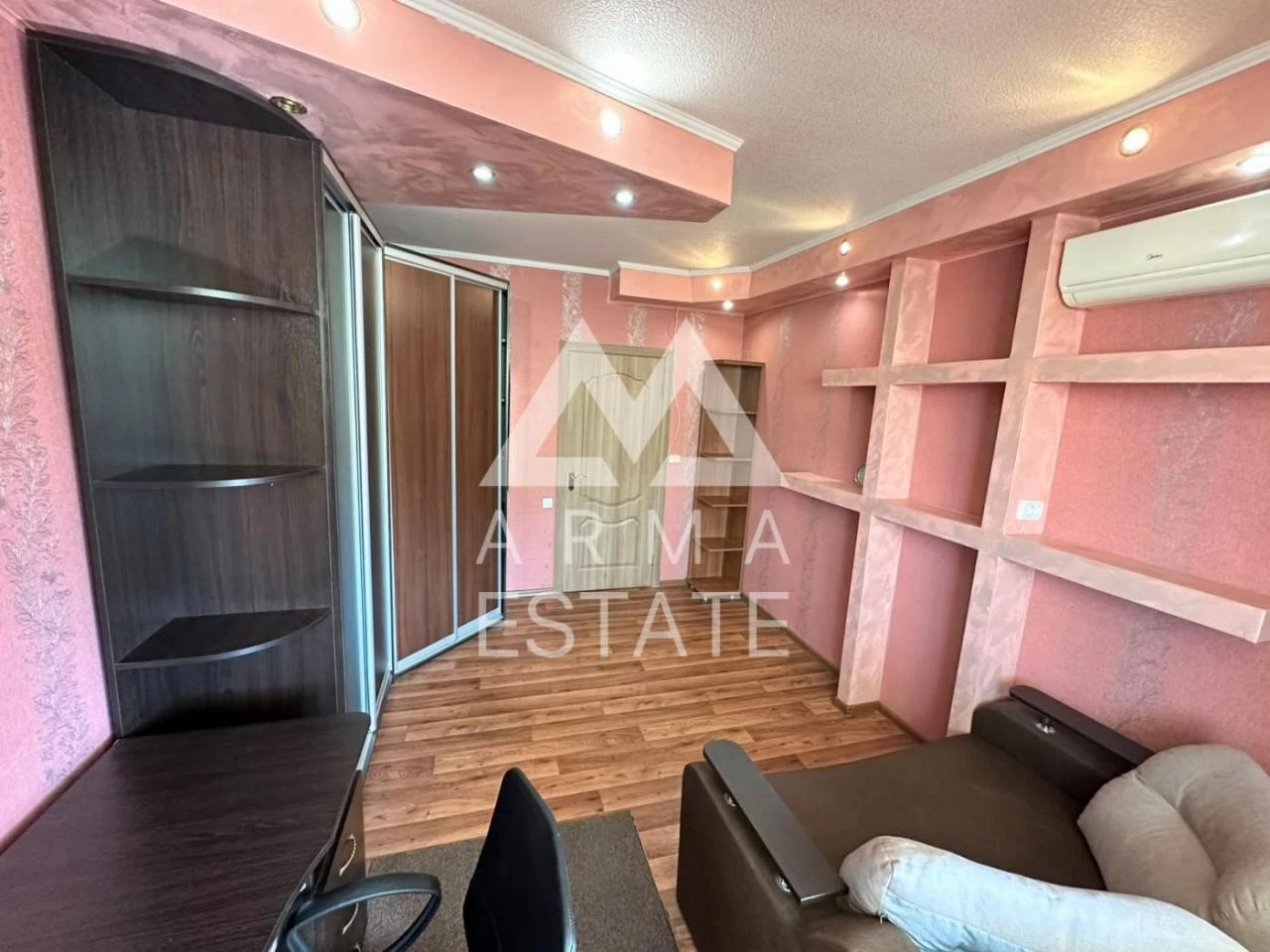 For sale, two-room apartment (55 m²) in Kyiv, Holosiiv district