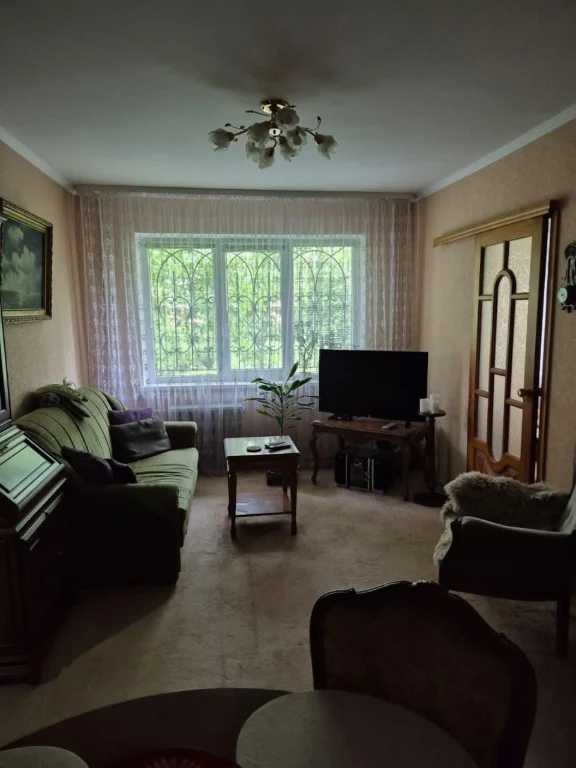 Apartment for Sale: 2-room apartment, renovated, Vishesenka 600 Letya