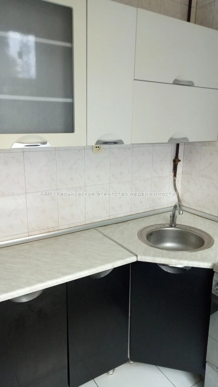 Продам 2ком. кв. в Центре. Ремонт. М. "Научная".37500. Е61