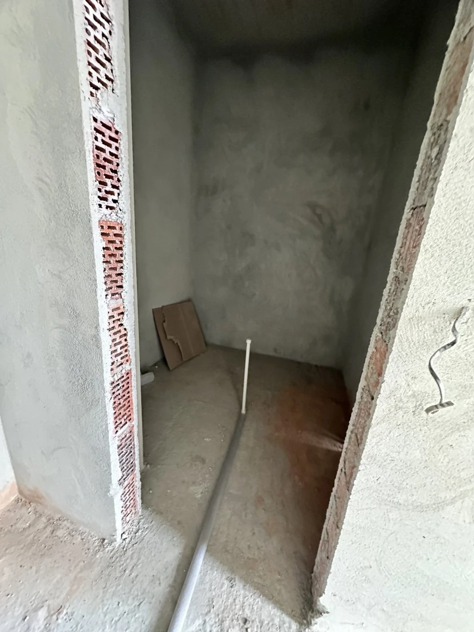 Urgent Sale: 1-Bedroom Apartment in "Zoryany" Residence