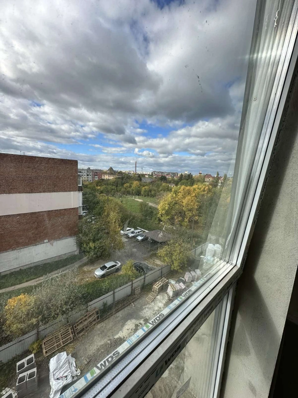Urgent Sale: 1-Bedroom Apartment in "Zoryany" Residence