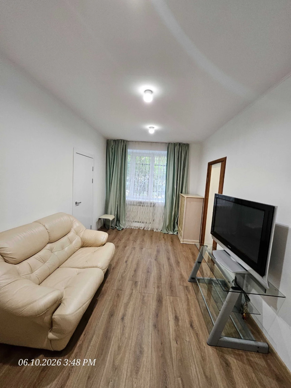 Spacious 2-bedroom apartment for sale, 42 m², renovated and furnished in Pechersk
