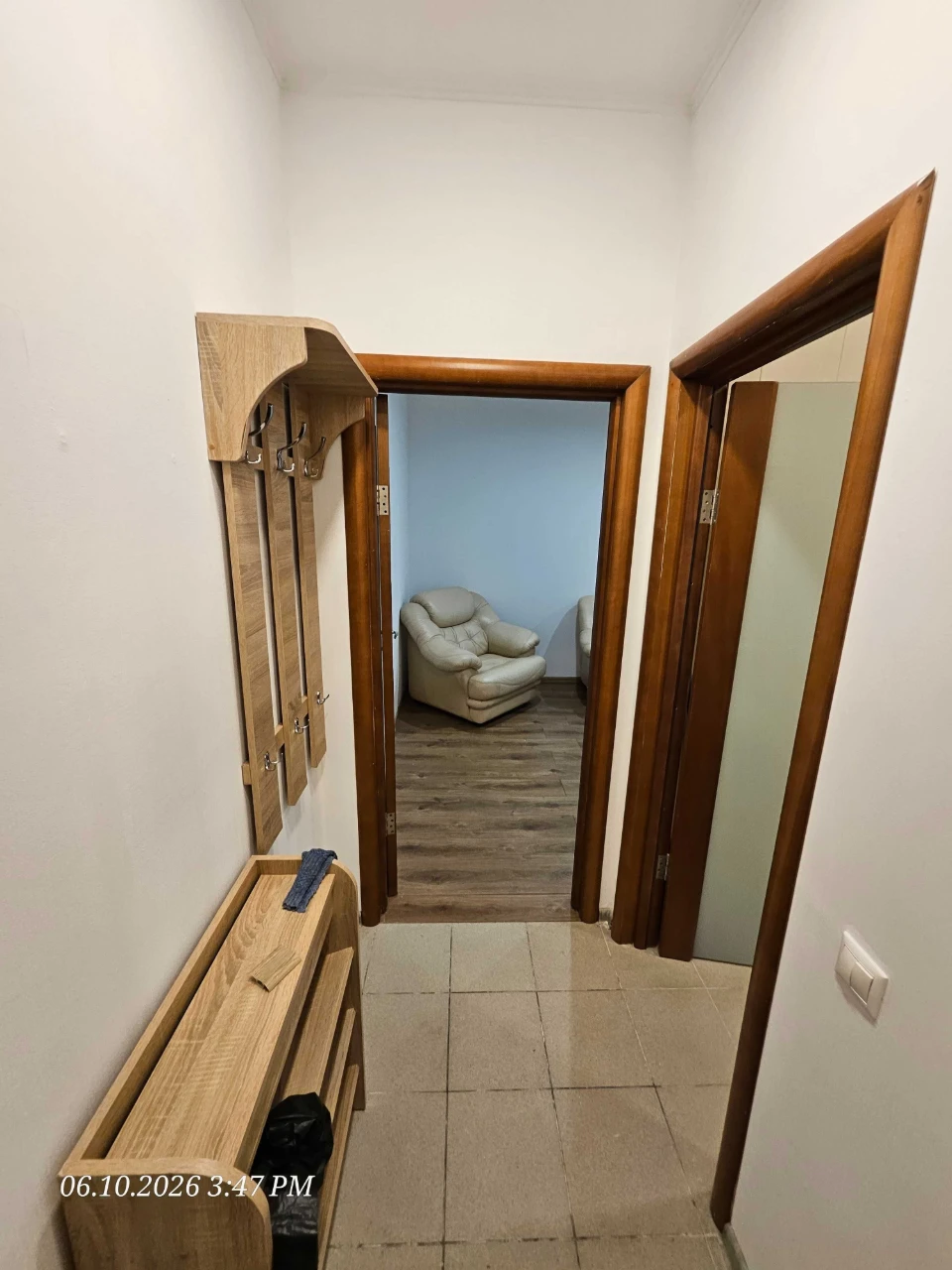 Spacious 2-bedroom apartment for sale, 42 m², renovated and furnished in Pechersk