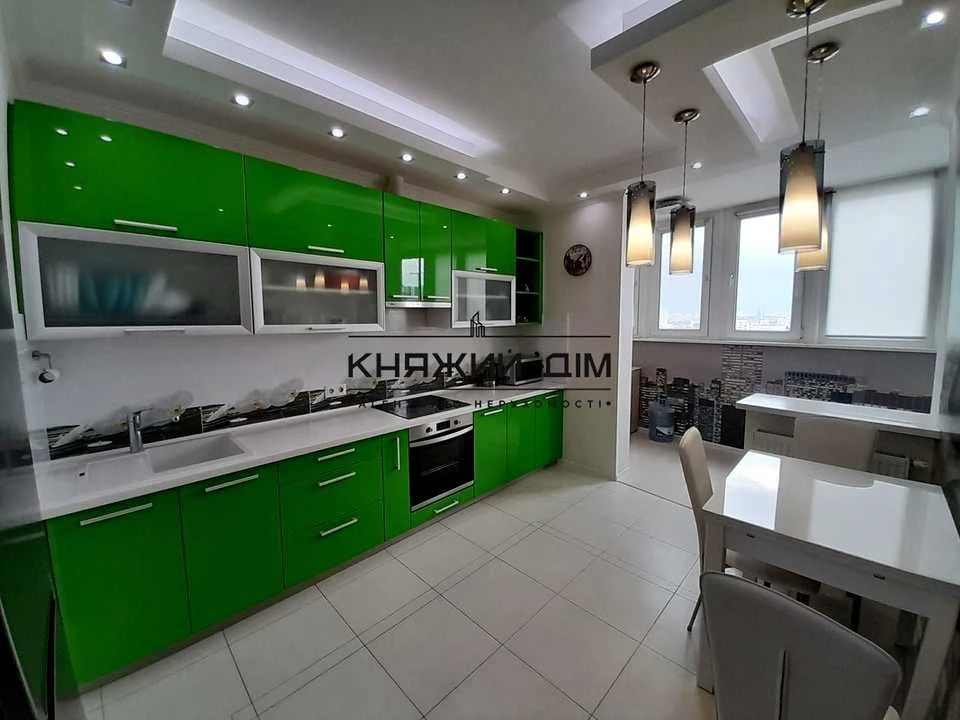 Квартира. Киев, улица Авиаконструктора Игоря Сикорского