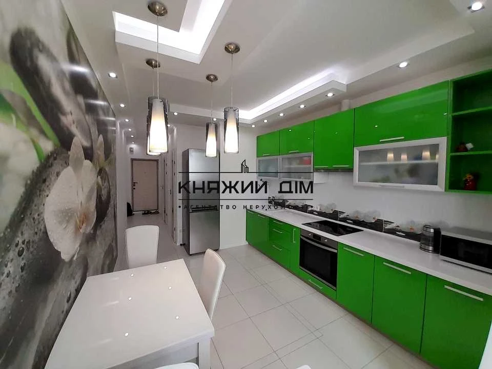 Квартира. Киев, улица Авиаконструктора Игоря Сикорского