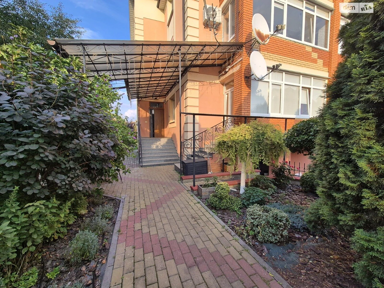 Sale of House Part - Gniwanske Shose