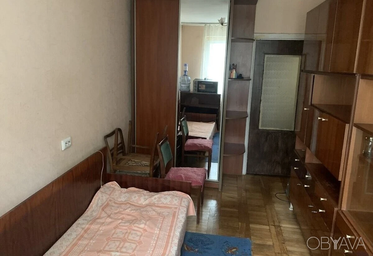 2 rooms. Address: Shylovyaska 10000 UAH.