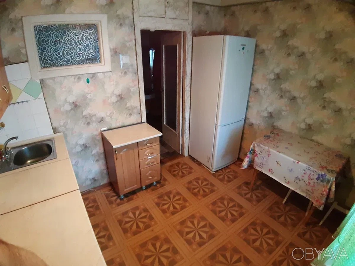 2-room apartment. Beresnyaky. Price 8,000 UAH.