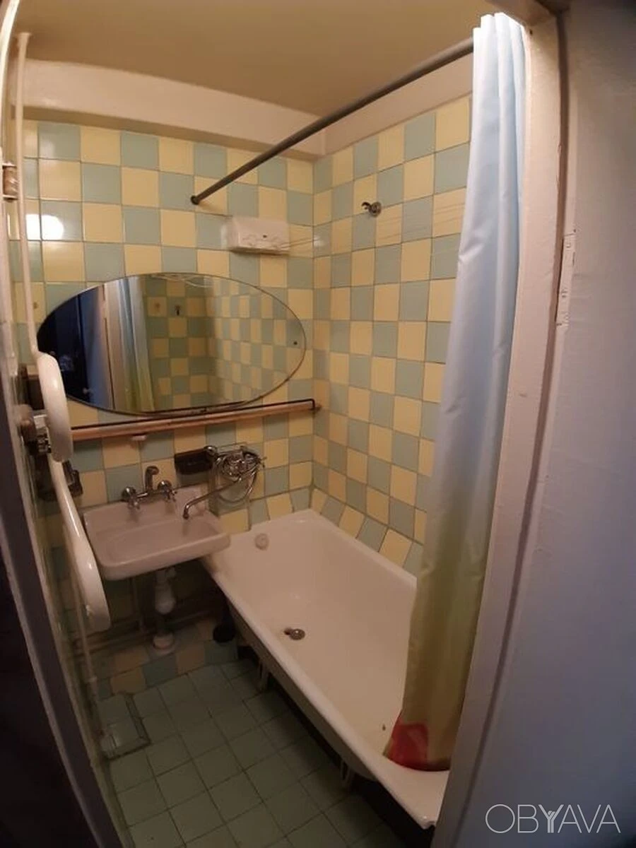 2-room apartment. Beresnyaky. Price 8,000 UAH.