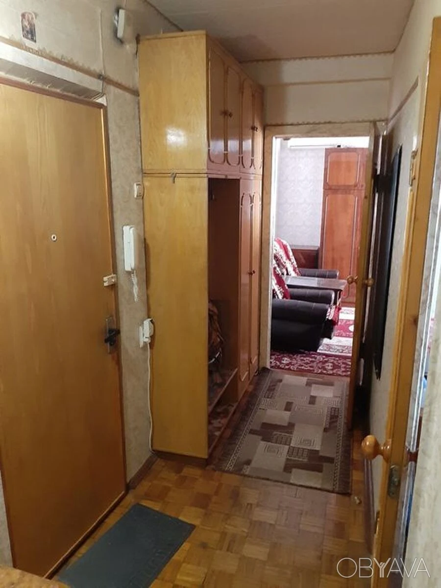 2-room apartment. Beresnyaky. Price 8,000 UAH.