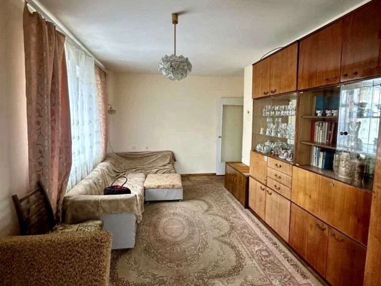 Apartment. Zhitomir, Pereomotyi st.