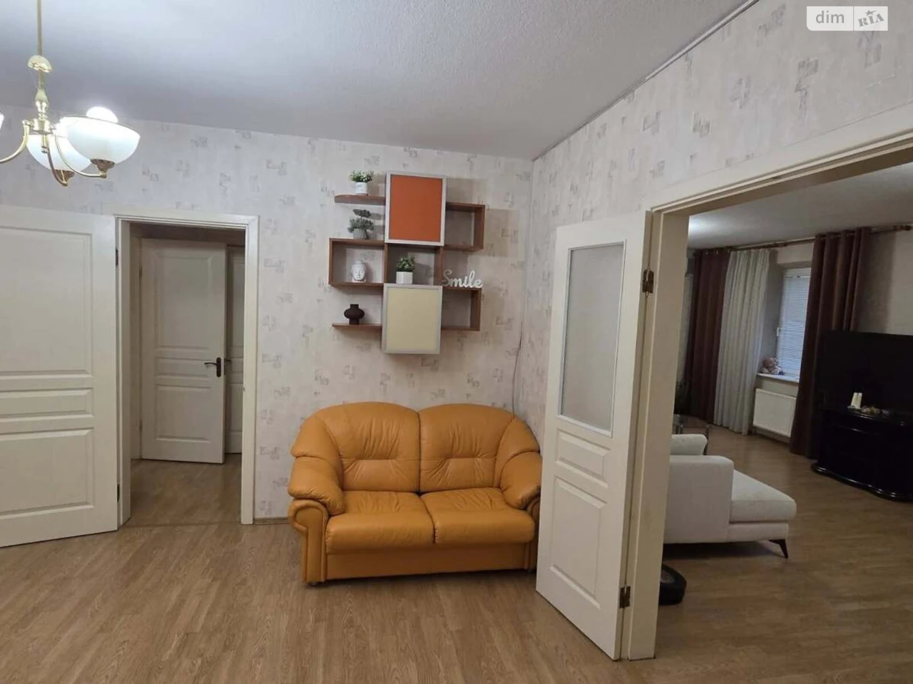 Long-Term Rental Apartment, Poczynki