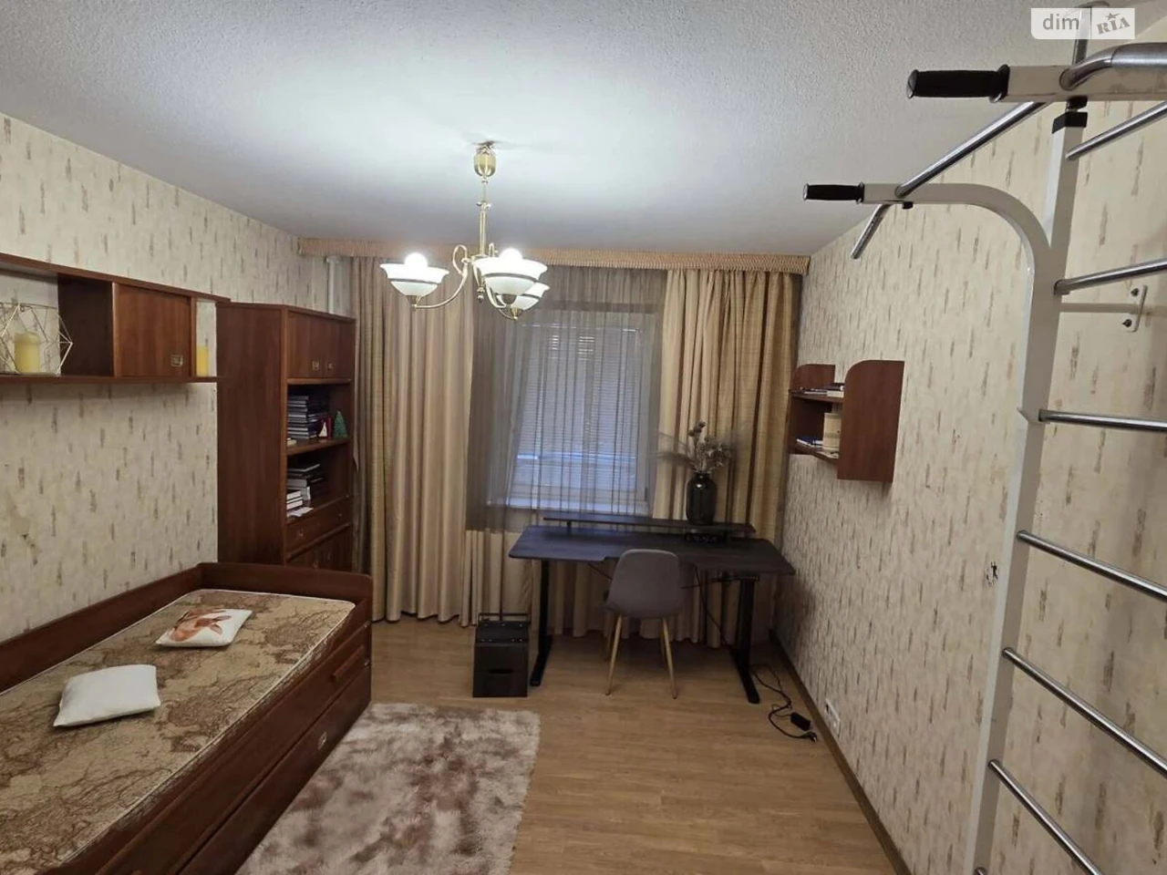 Long-Term Rental Apartment, Poczynki