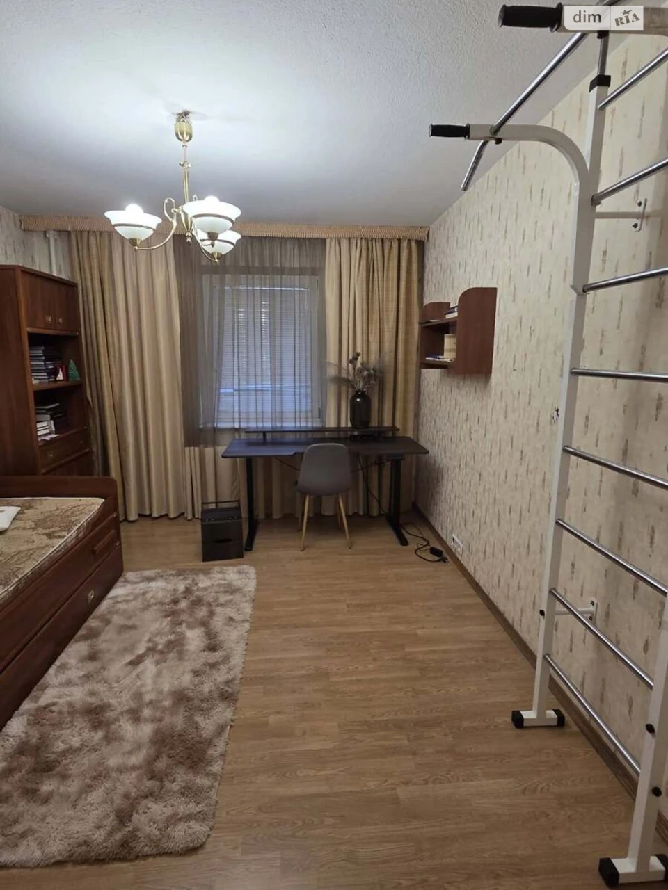 Long-Term Rental Apartment, Poczynki