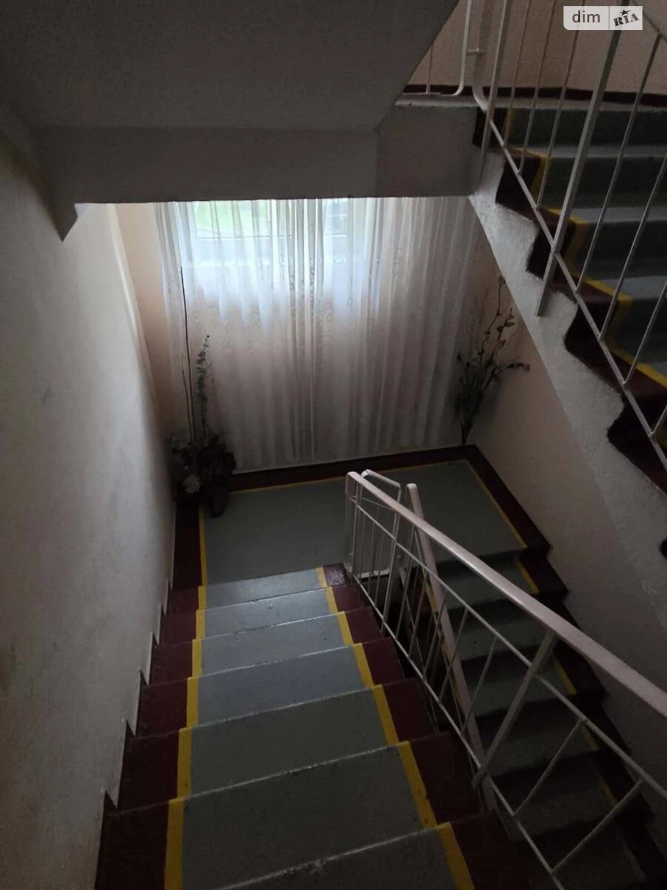 Long-Term Rental Apartment, Poczynki