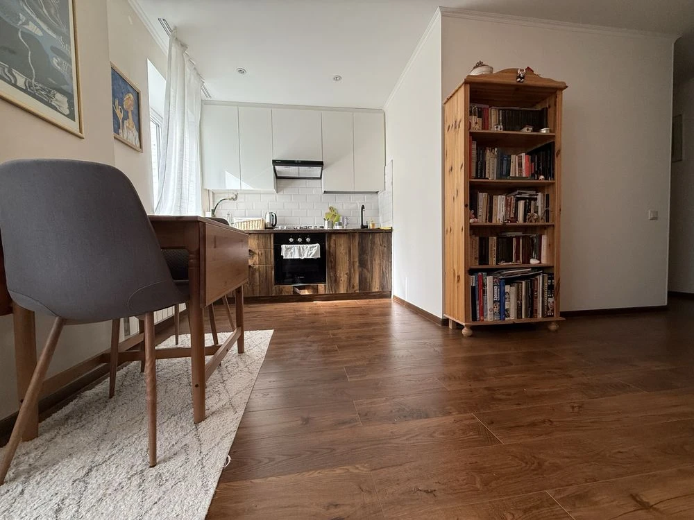 2-bedroom apartment with new renovation near the center of Kyiv!