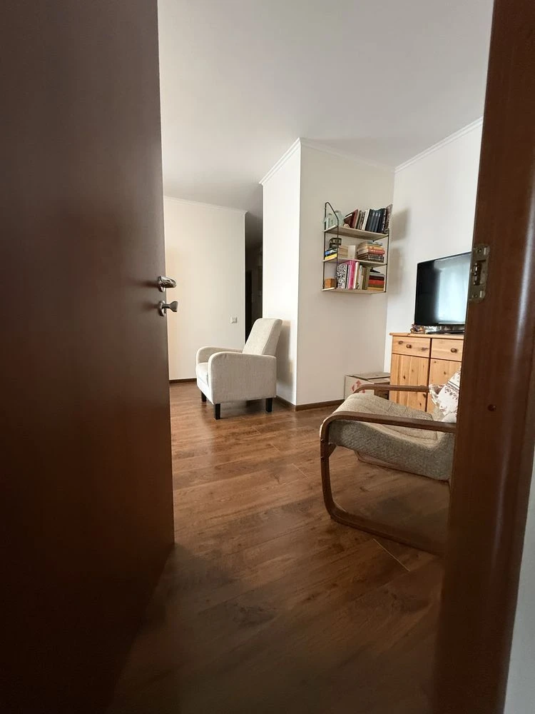 2-bedroom apartment with new renovation near the center of Kyiv!