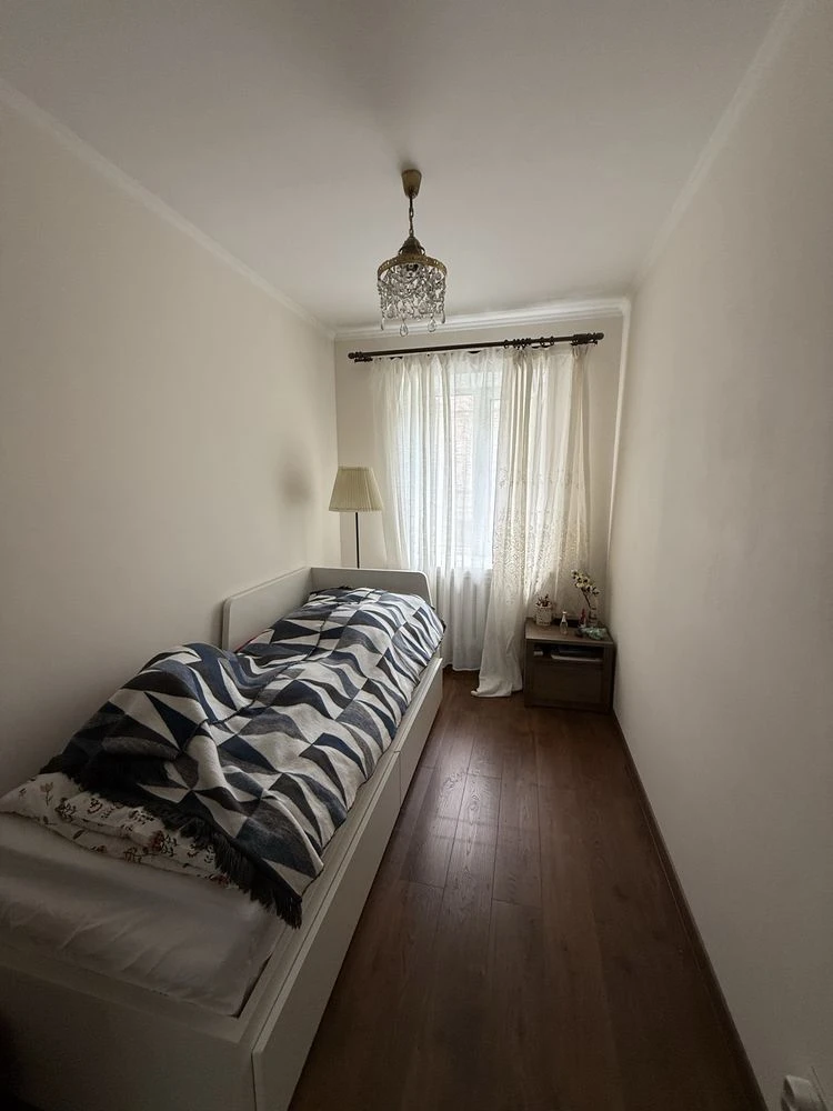 2-bedroom apartment with new renovation near the center of Kyiv!