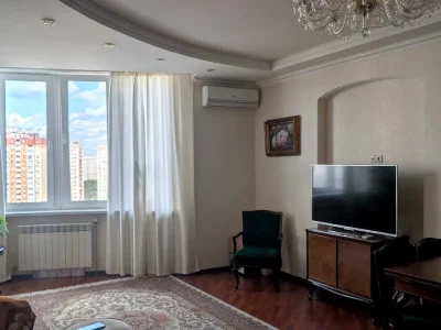 Apartment. Dniprovska Naberezhna, вул.