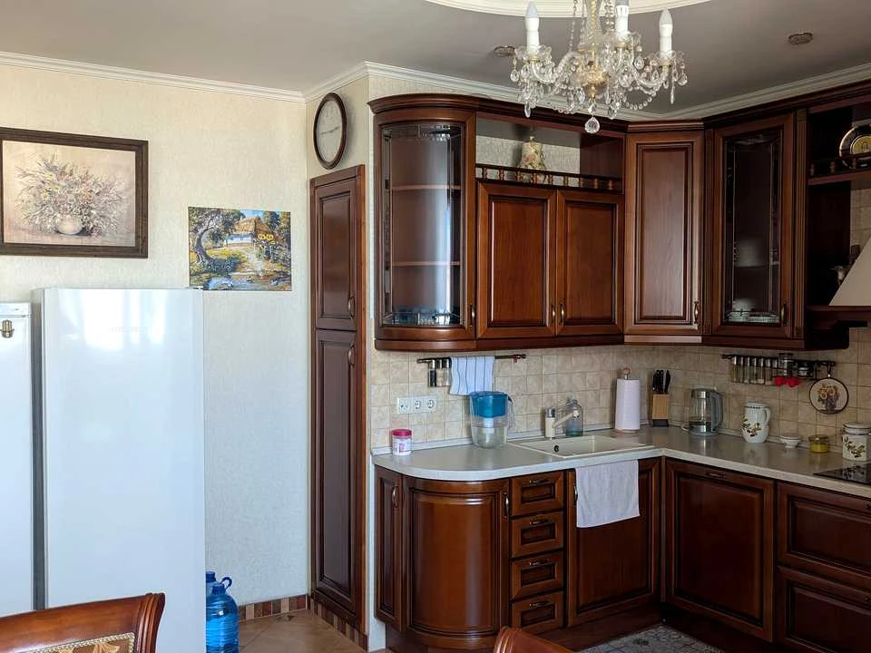 Apartment. Dniprovska Naberezhna, вул.