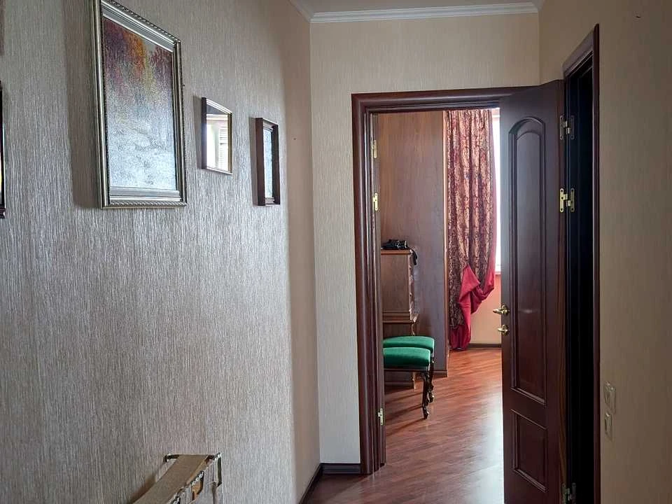 Apartment. Dniprovska Naberezhna, вул.