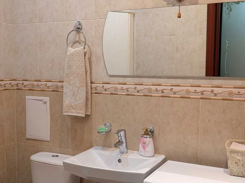 Apartment. Dniprovska Naberezhna, вул.