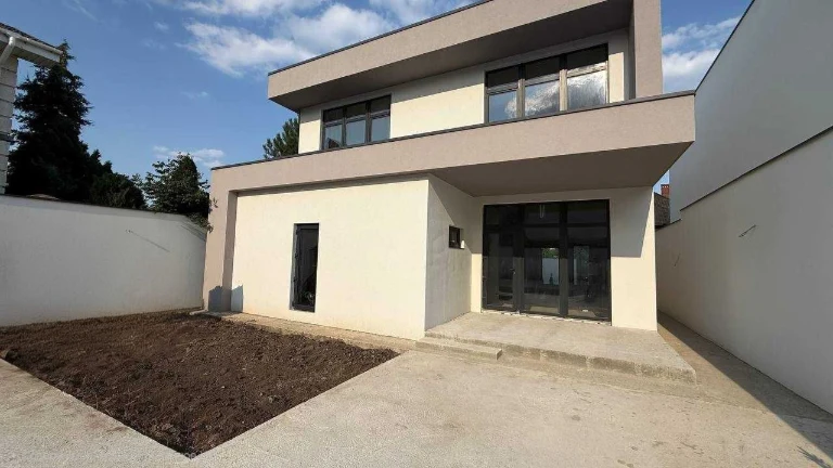 Sovignon 2. Sale of BUILDING for interior finishing