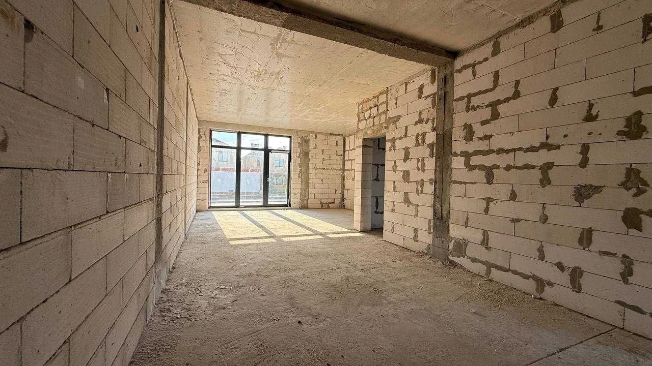 Sovignon 2. Sale of BUILDING for interior finishing
