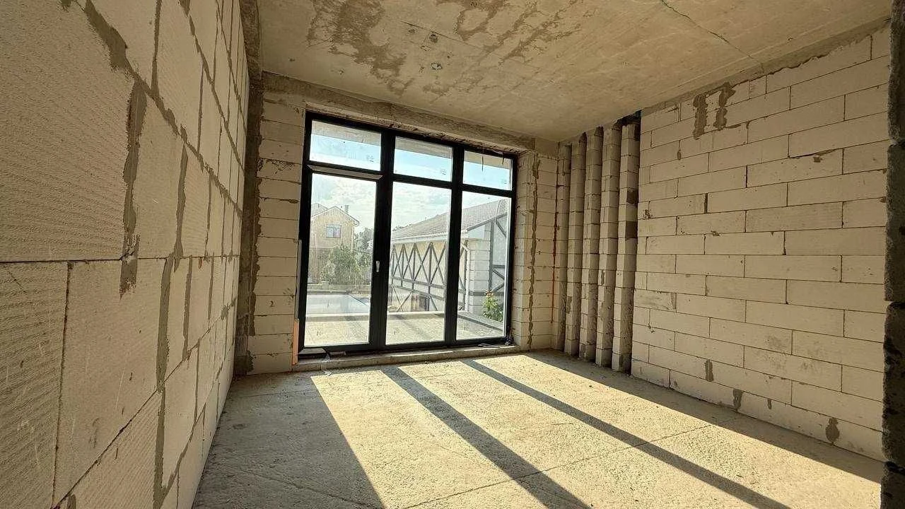 Sovignon 2. Sale of BUILDING for interior finishing