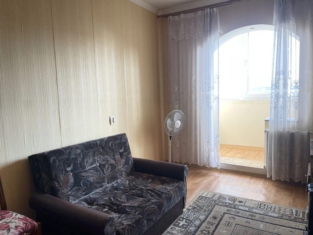 Продаж  2 чешки  проспект Центральний!