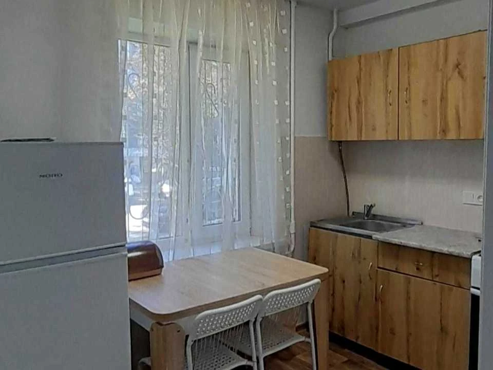Apartment. Mezhova st., Kyiv