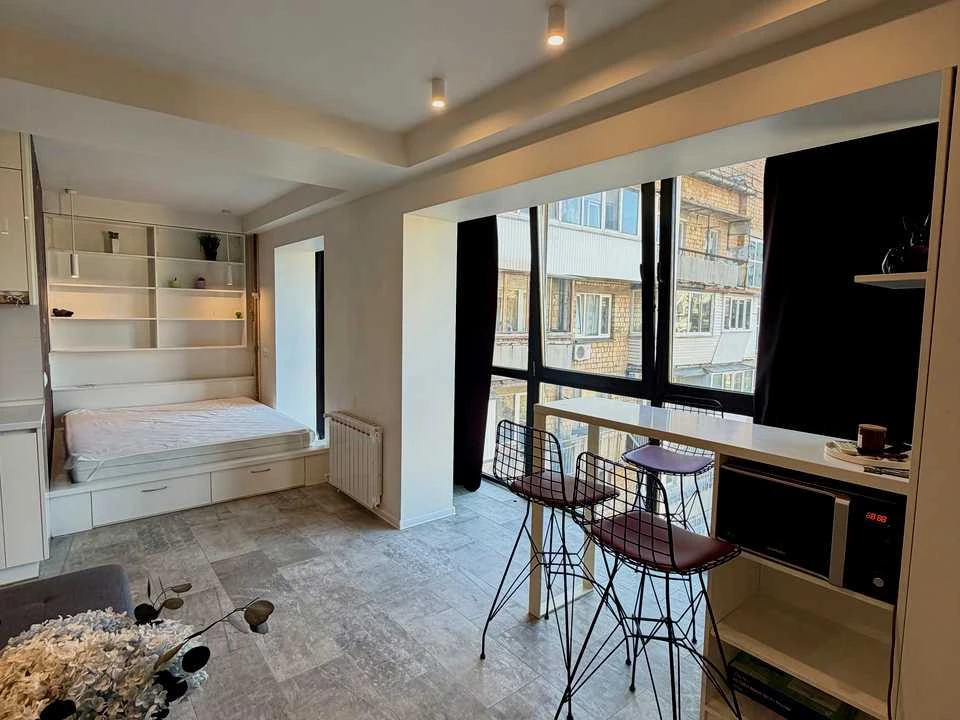 Apartment. Саксаганського st.