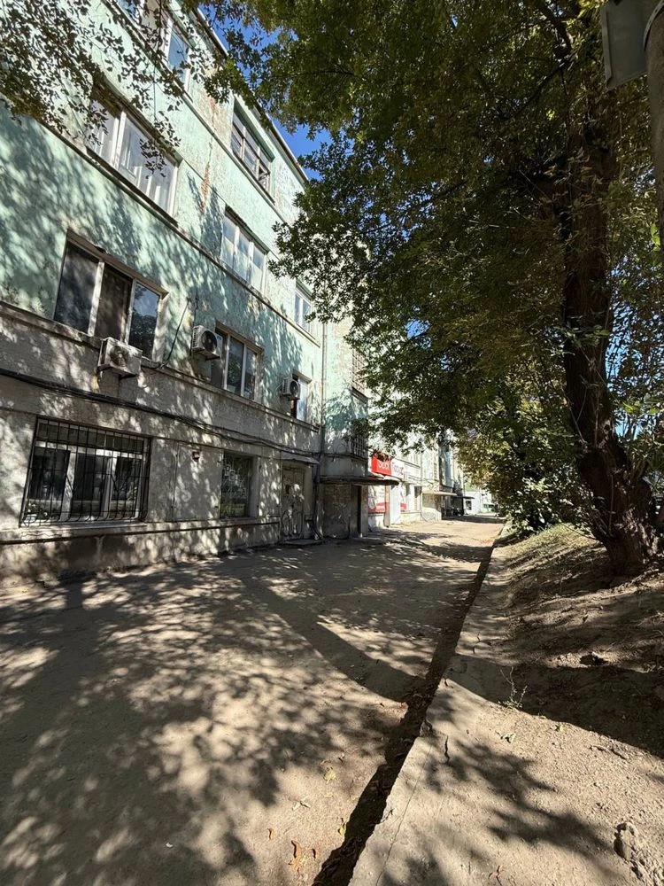 Продам просторную 3ком.квартиру И.Мазепы/Новокодакский р-он/