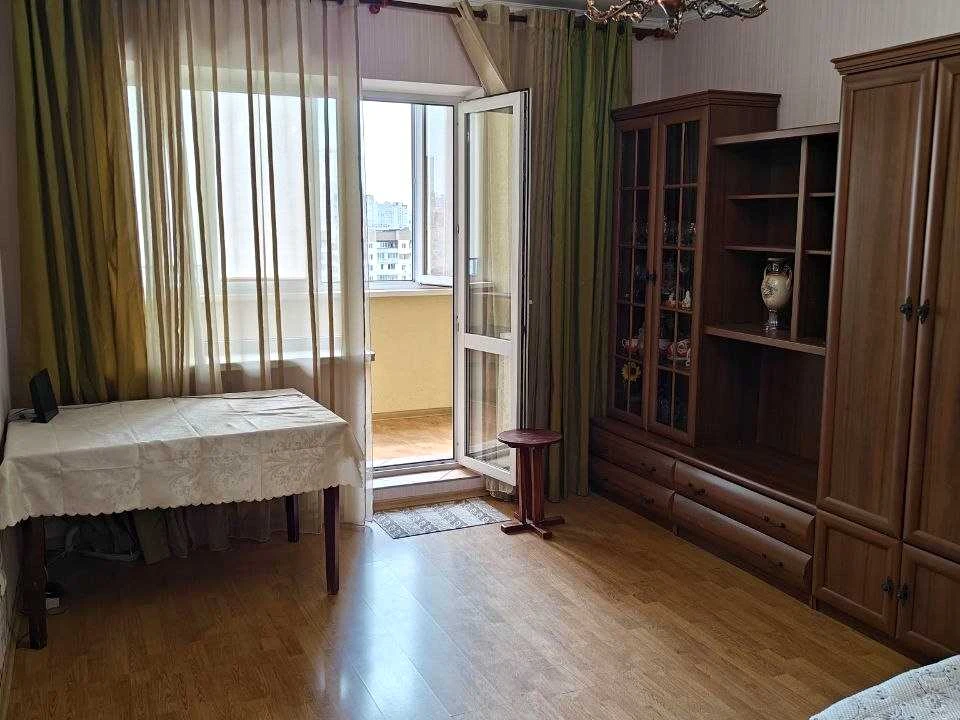 Квартира. Київ, Милославська вулиця