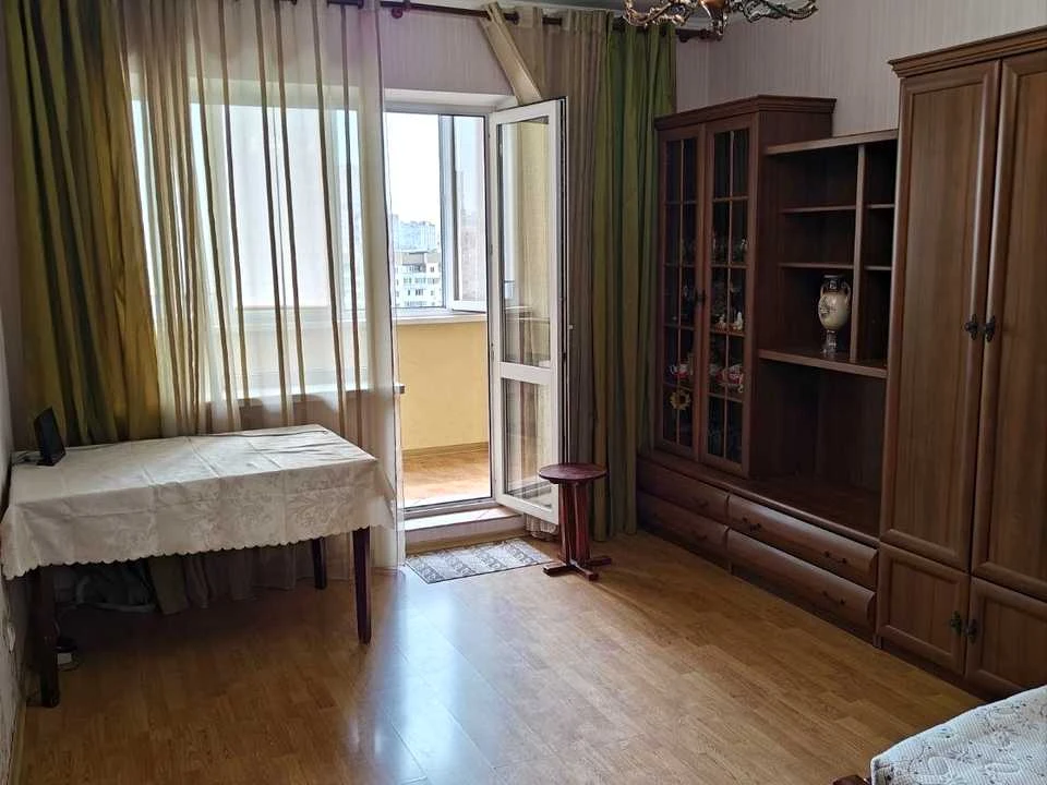 Квартира. Київ, Милославська вулиця
