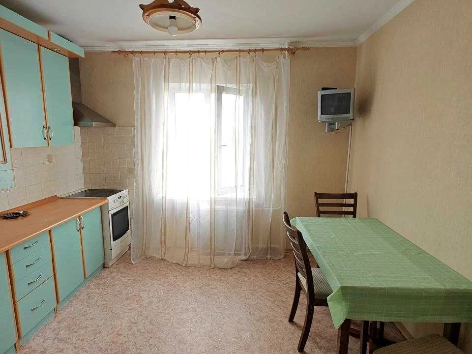Квартира. Київ, Милославська вулиця
