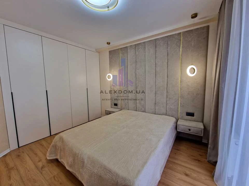 Квартира. Київ, вулиця Михайла Максимовича, 28