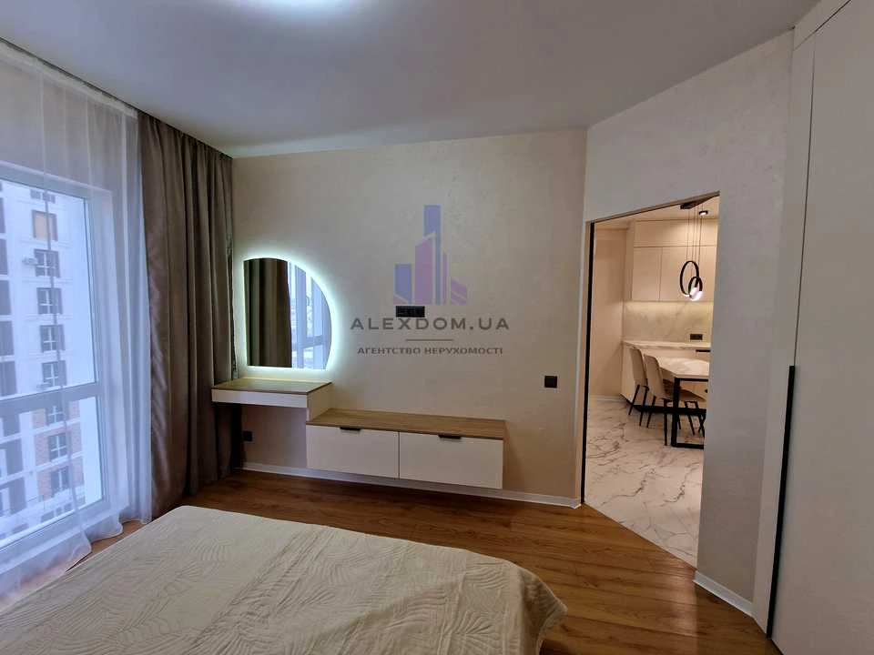 Квартира. Київ, вулиця Михайла Максимовича, 28