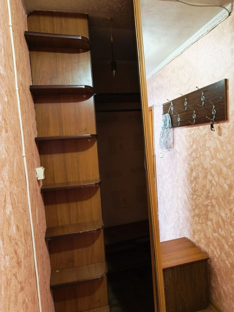 Pl. Obolonska 5