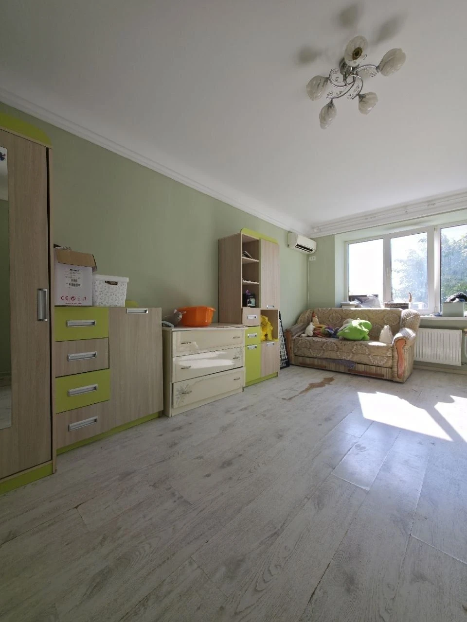 4-room apartment "CHESKA" on Nezalezhnosti Avenue