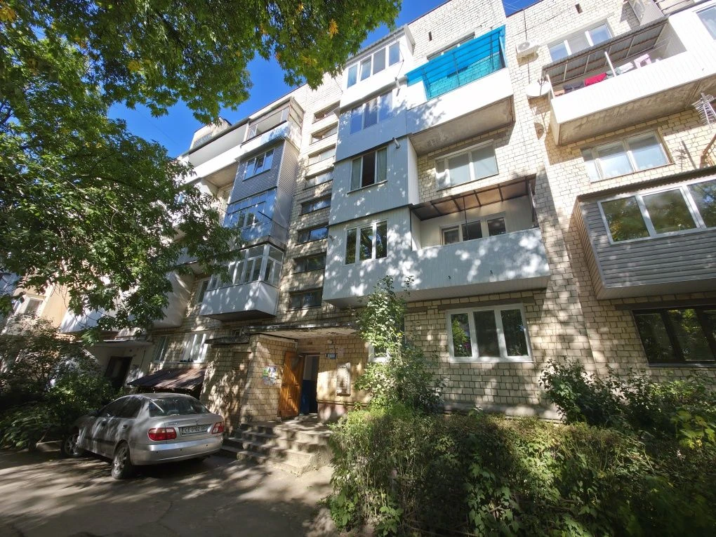 4-room apartment "CHESKA" on Nezalezhnosti Avenue