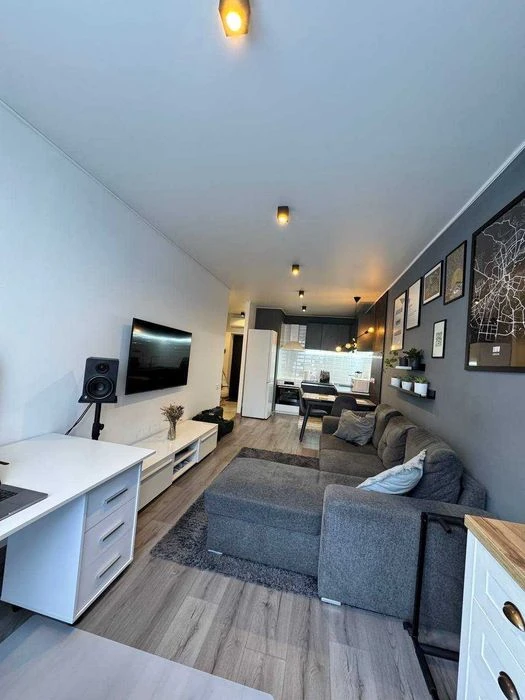 1-room apartment for sale with modern renovation, Kulpark Street