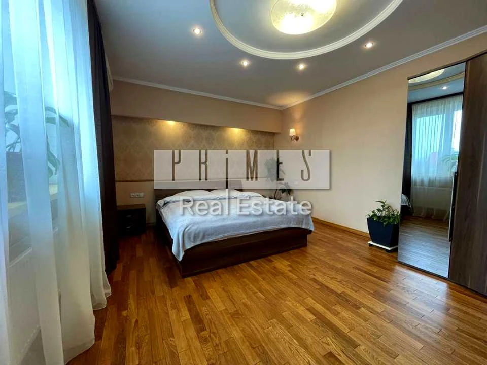 House. 37 Sadova St, Kyiv